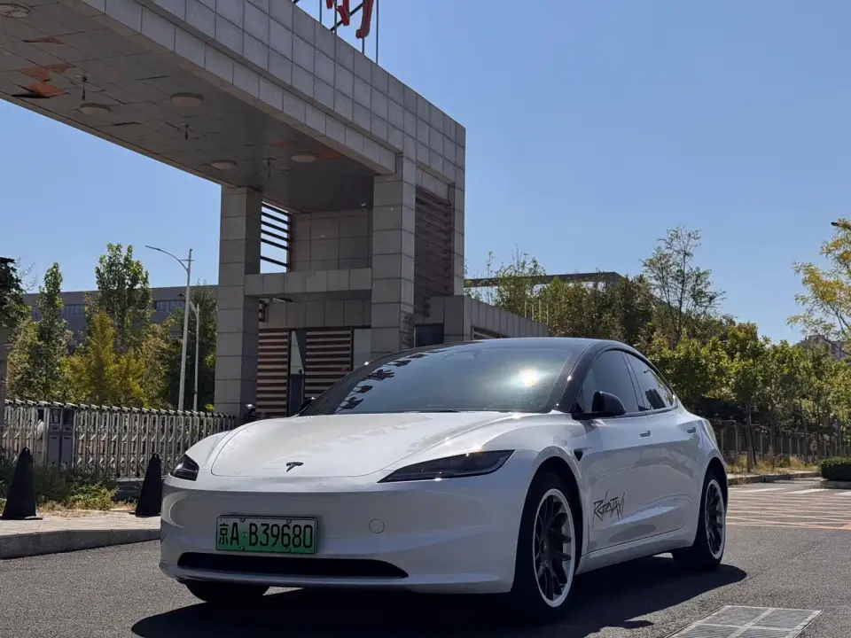 Tesla Model 3 Long Range All-Wheel Drive 2024