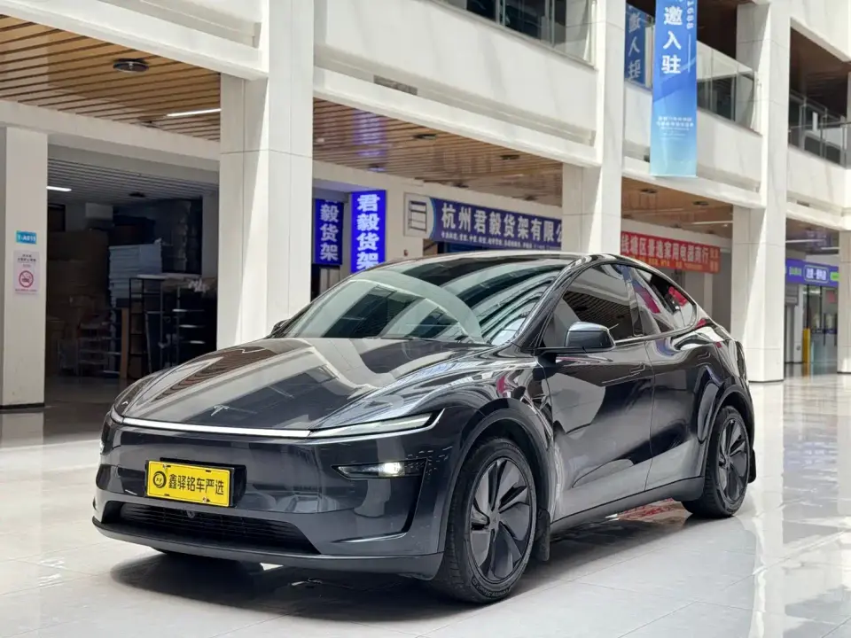 Tesla Model Y Facelift Long Range All-Wheel Drive 2025