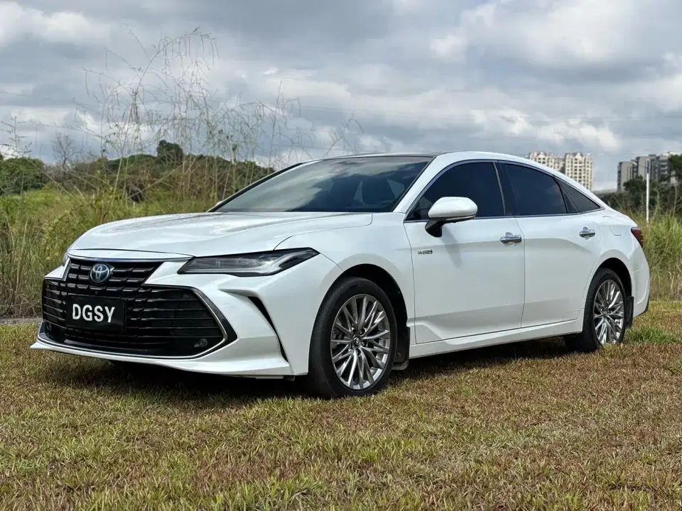 Toyota Avalon Hybrid 2.5L XLE Premium Edition 2022