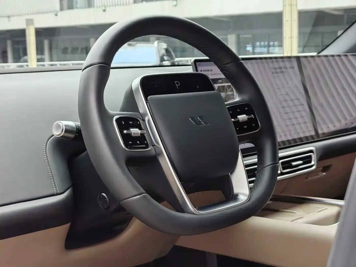 Li Auto L6 Pro Smart Renewal Edition 2025 — фото 14