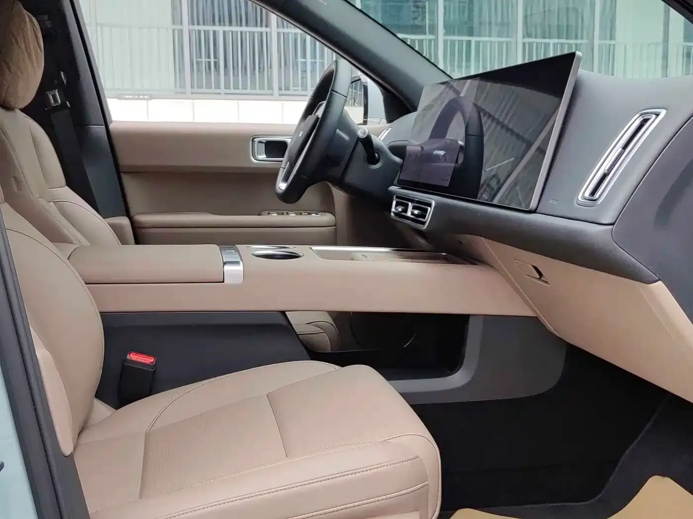 Li Auto L6 Pro Smart Renewal Edition 2025 — фото 11