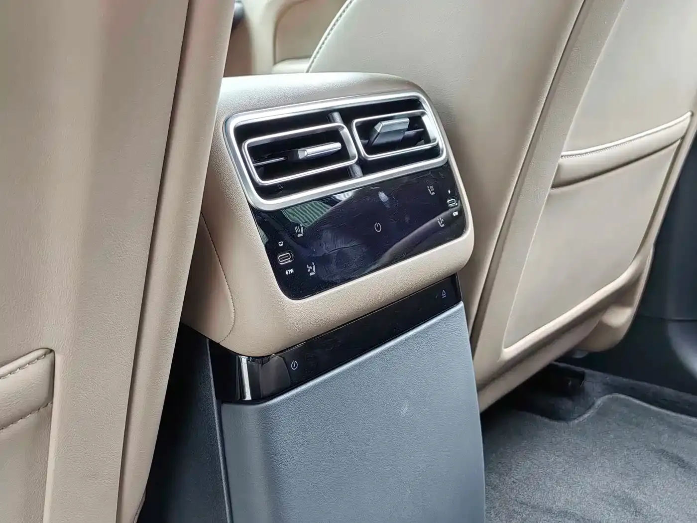Li Auto L6 Pro Smart Renewal Edition 2025 — фото 21