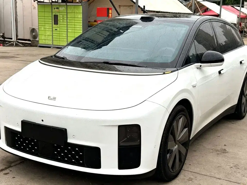 Li Auto i6 2WD Base Model 2026