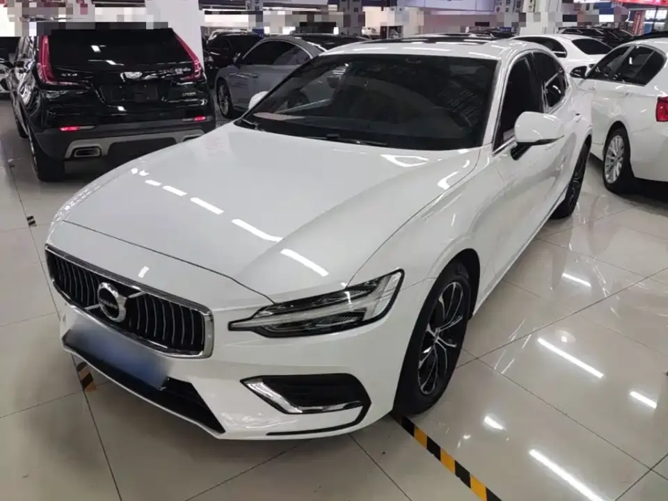 Volvo S60 T4 Momentum Luxury Edition 2020