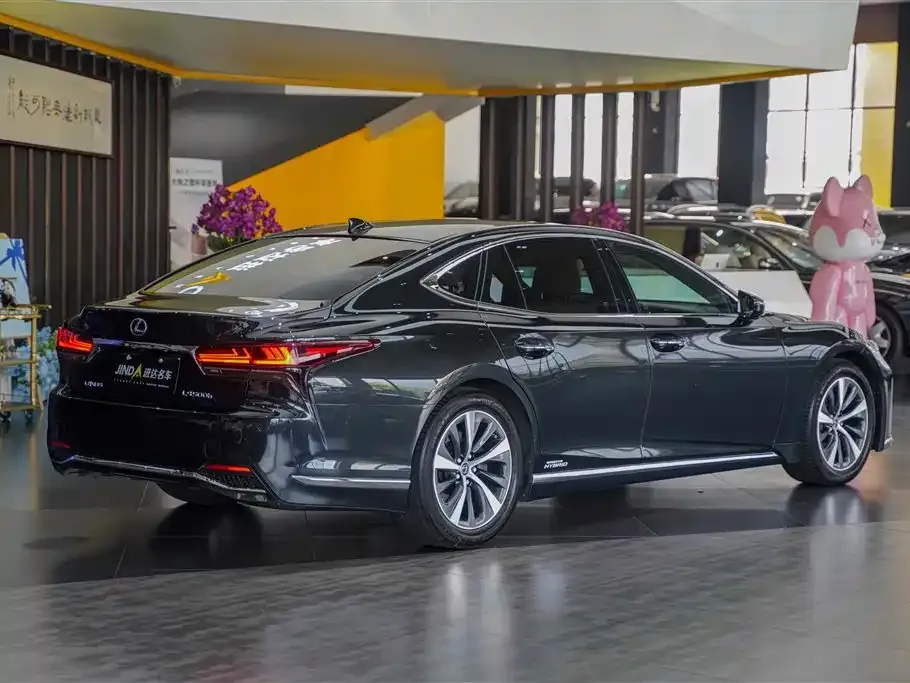 Lexus LS 500h Excellence Edition 2022 — фото 4