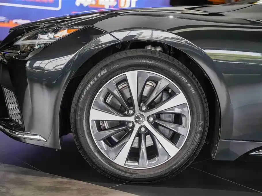 Lexus LS 500h Excellence Edition 2022 — фото 19