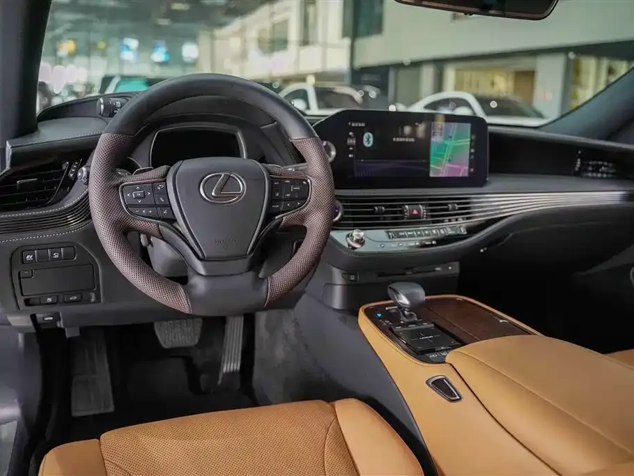 Lexus LS 500h Excellence Edition 2022 — фото 12