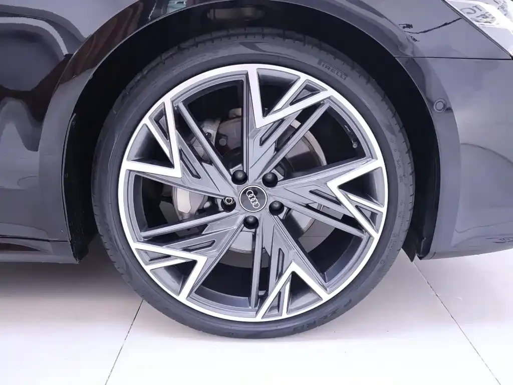 Audi A7L 45 TFSI quattro S-line Black Warrior Edition 2024 — фото 6