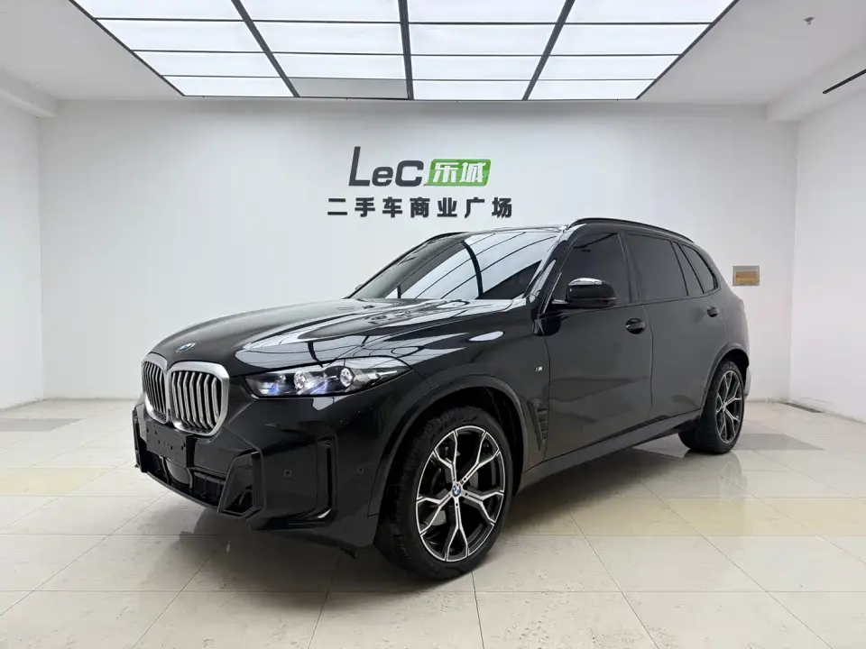 BMW X5 Model xDrive 30Li Exclusive M Sport Blackout Package 2025