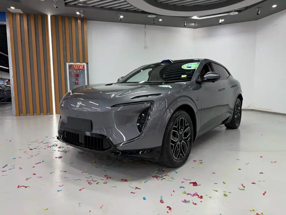 Avatr 07 model Ultra EV AWD 2025