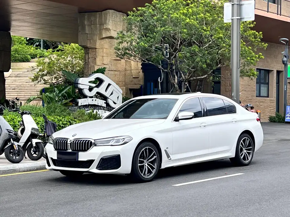BMW 5 Series 525Li M Sport Package 2021