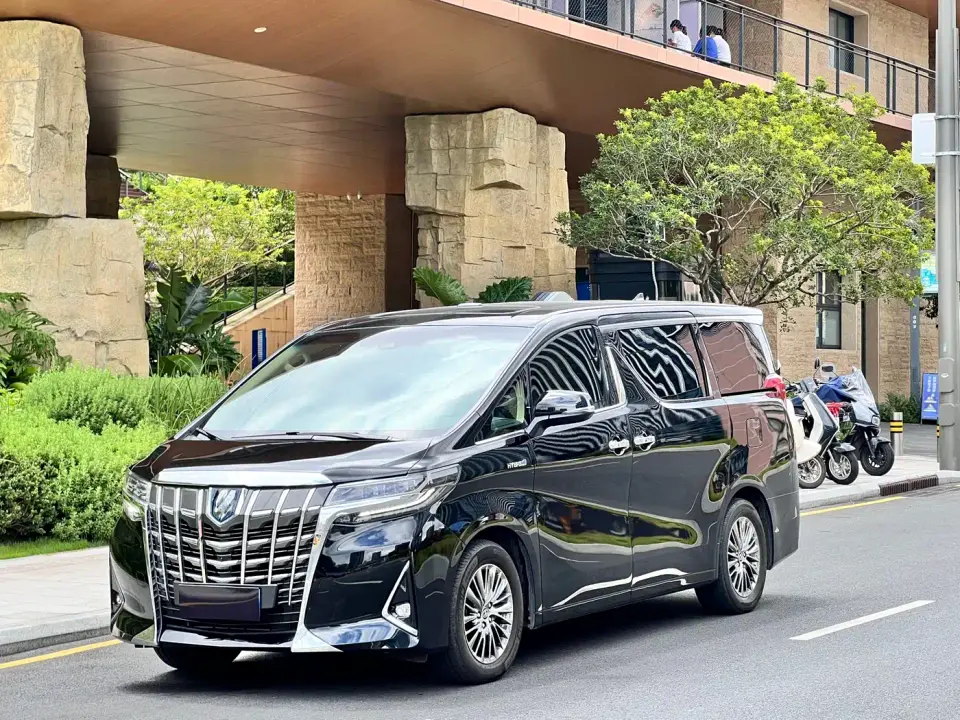 Toyota Alphard Hybrid 2.5L Premium 2023