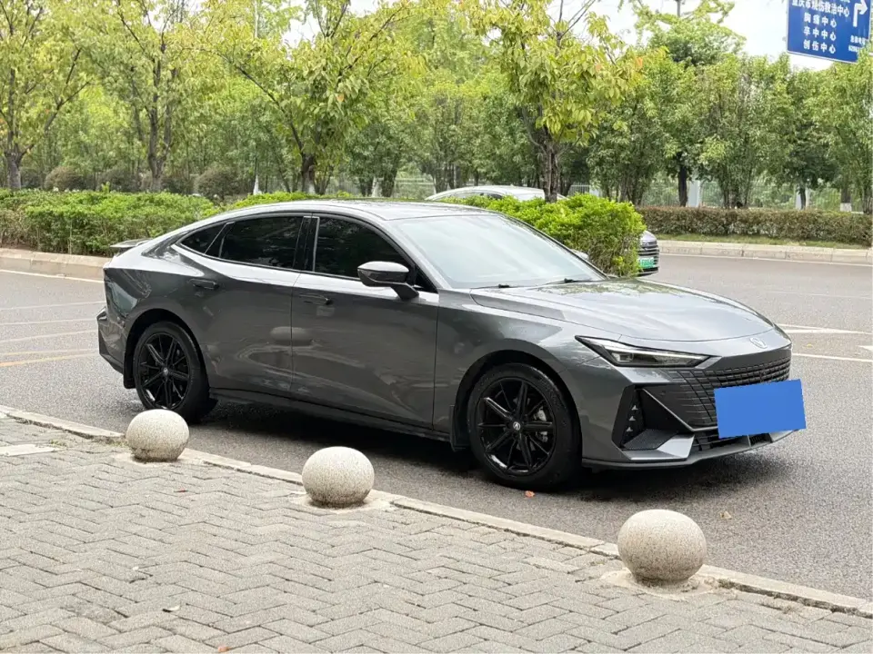 Changan UNI-V 1.5T Premium Edition 2023