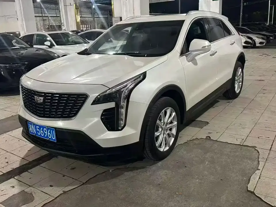 Cadillac XT4 Model Year 28T Two-Wheel Drive Luxury Model 2023