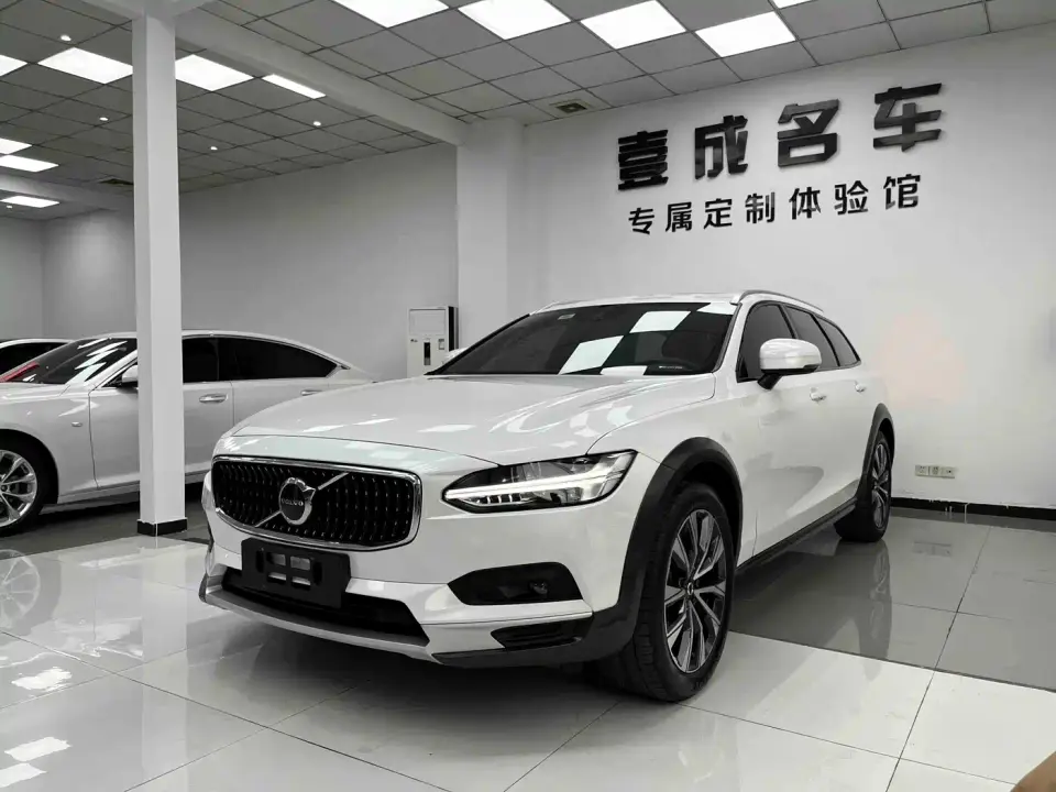 Volvo V90 Model Cross Country B5 AWD Smart Edition 2021