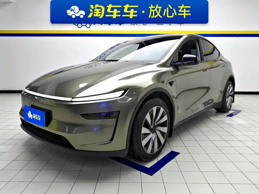 Tesla Model Y Long Range All-Wheel Drive 2025