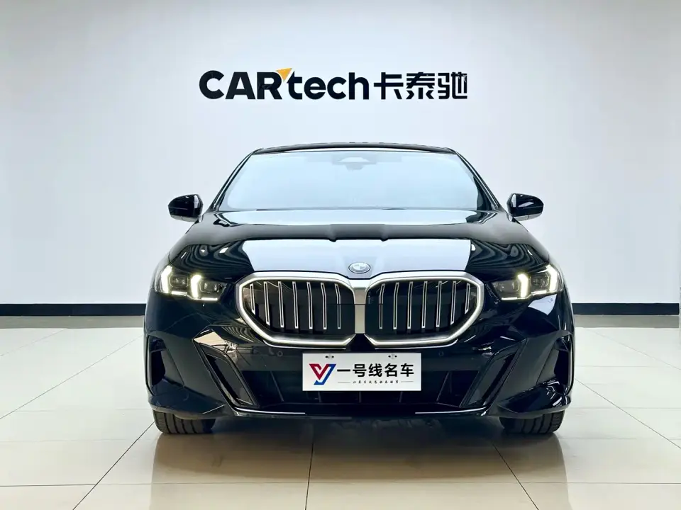 BMW 5 Series 530Li Leading M Sport Package 2025