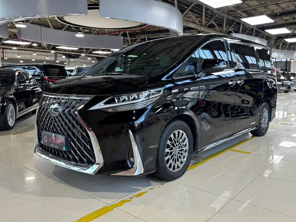 Lexus LM 300h Seven-Seater Elegance Edition 2022