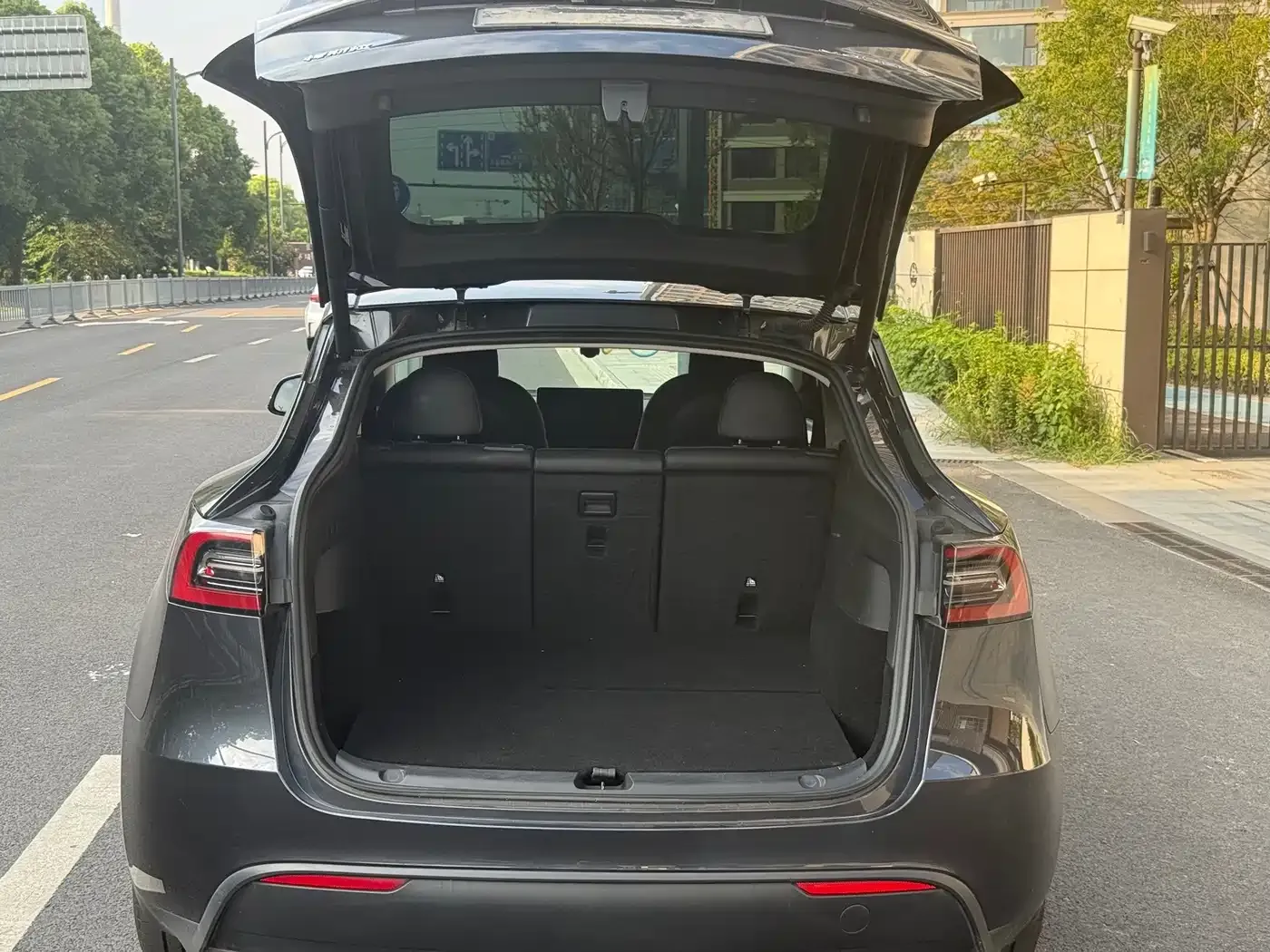 Tesla Model Y Rear-Wheel Drive Version 2024 — фото 13