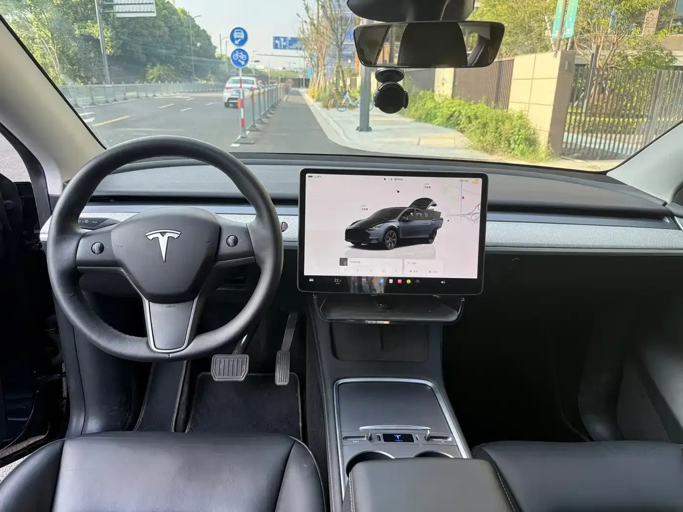 Tesla Model Y Rear-Wheel Drive Version 2024 — фото 10