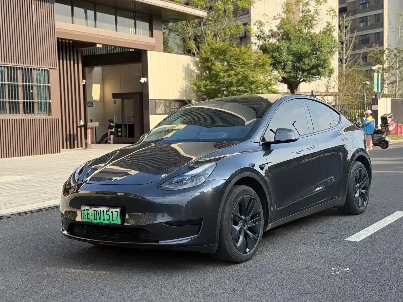 Tesla Model Y Rear-Wheel Drive Version 2024