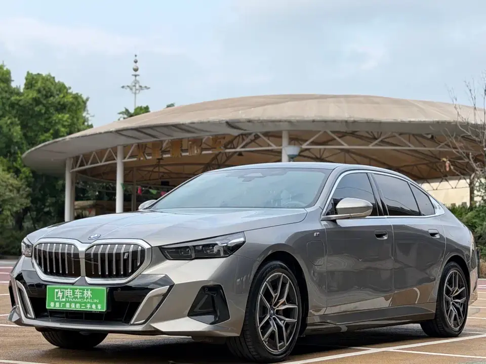 BMW i5 eDrive 35L M Sport Package 2024