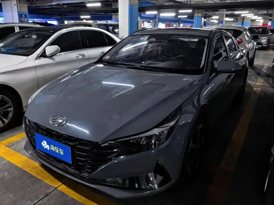 Hyundai Elantra 1.5L CVT LUX Premium Edition 2021