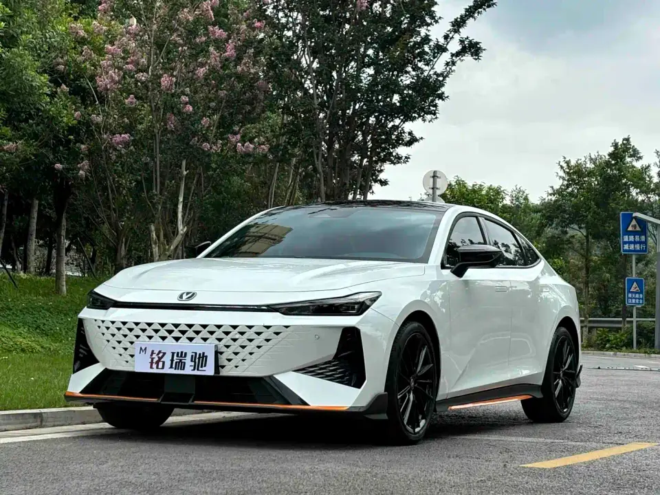 Changan UNI-V 1.5T Deluxe Sport 2025