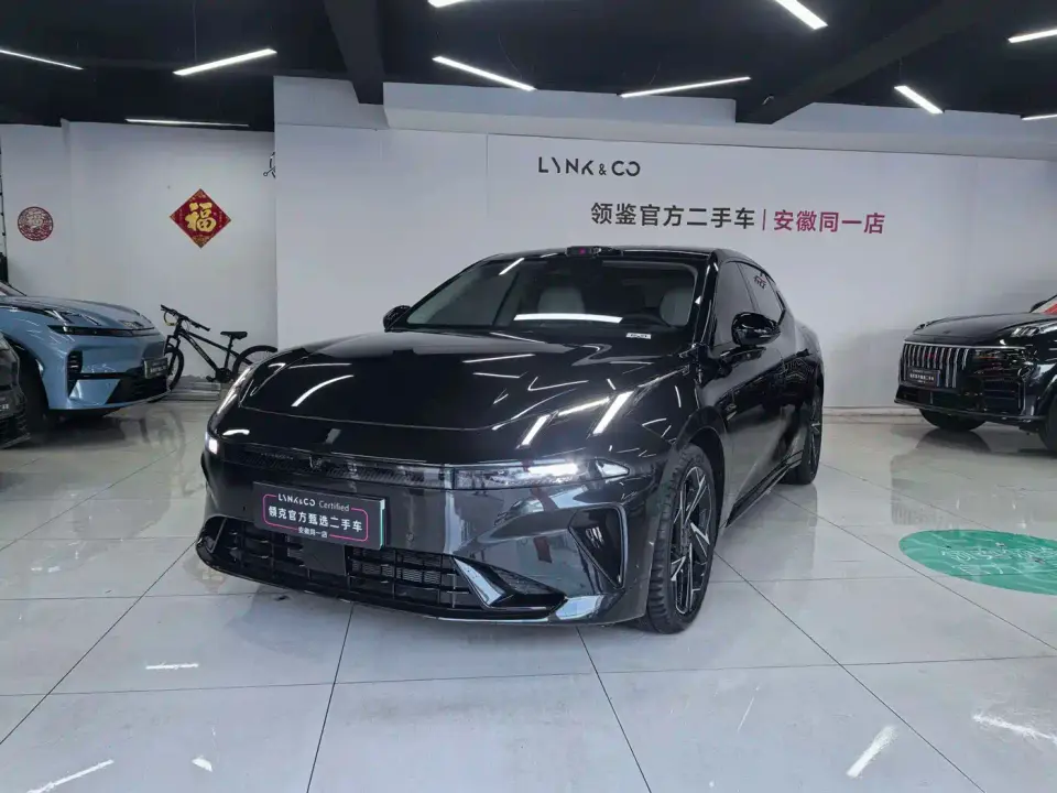 Lynk & Co 07 EM-P Model Base 2025
