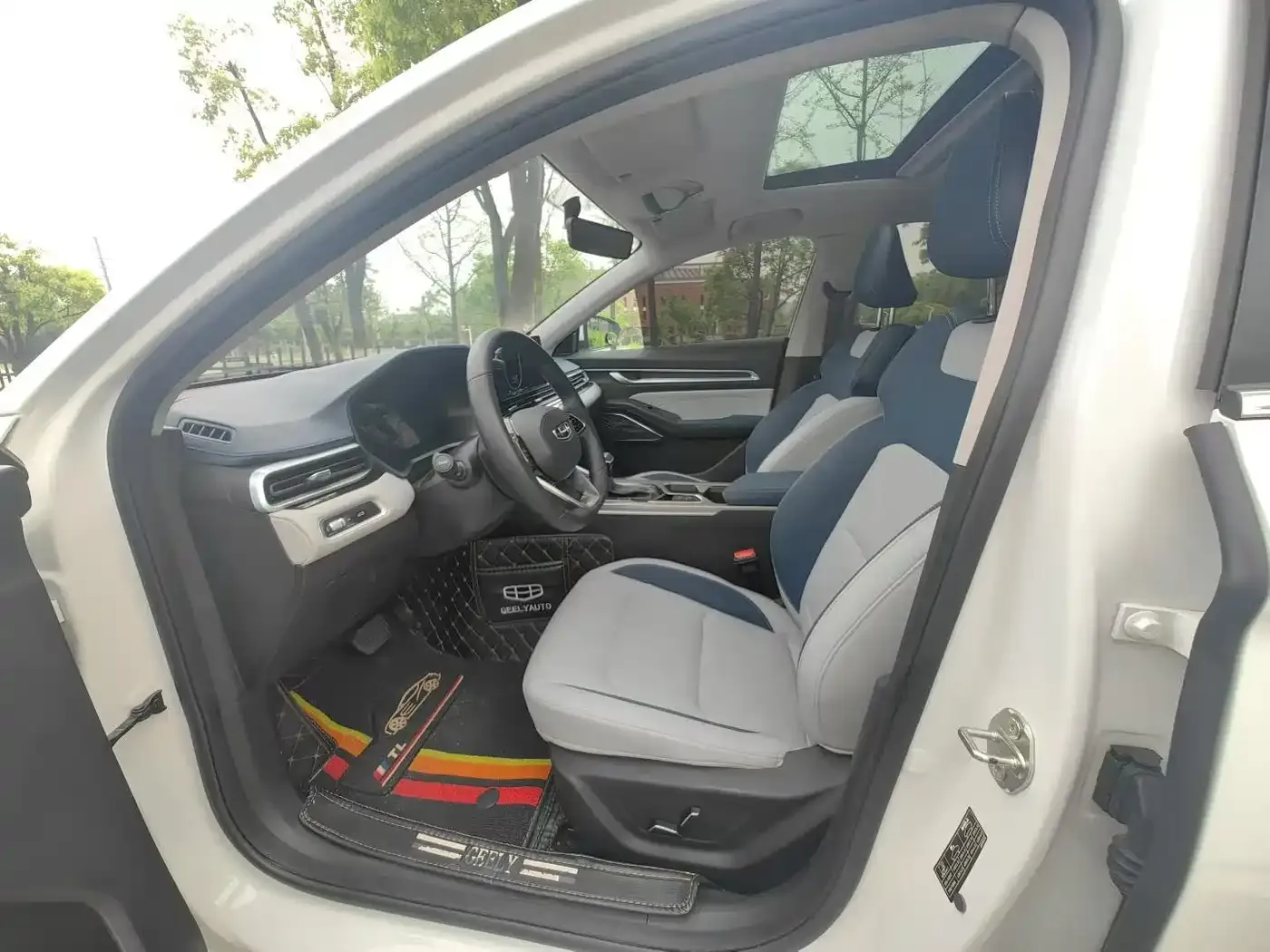 Geely Emgrand 4th Generation 1.5L CVT Elite 2021 — фото 4