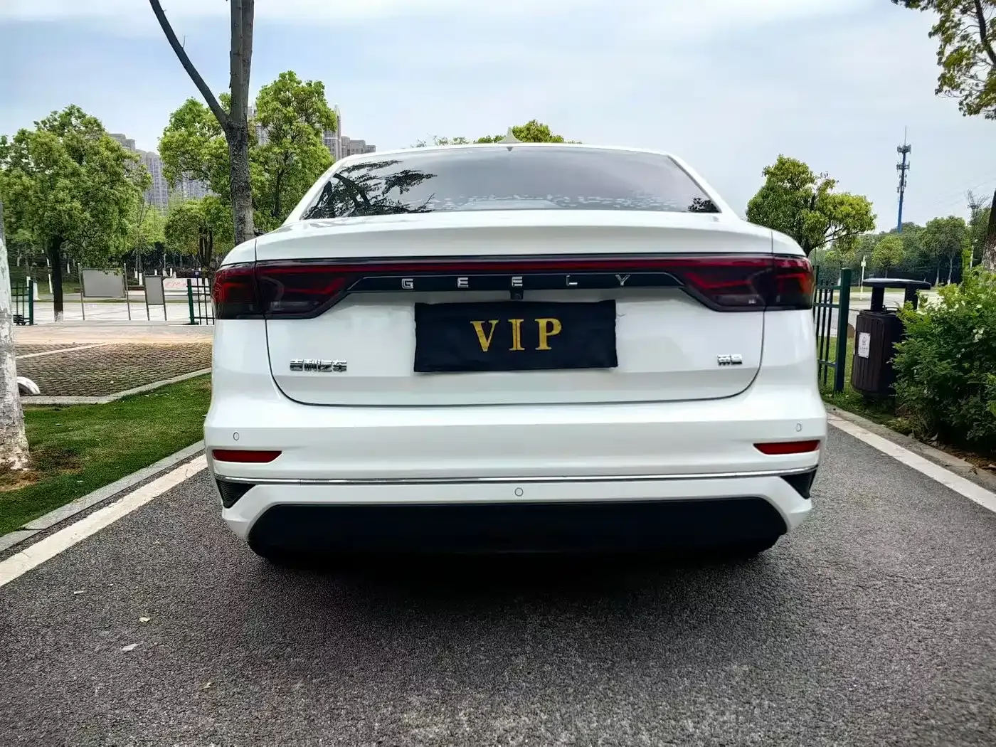 Geely Emgrand 4th Generation 1.5L CVT Elite 2021 — фото 8