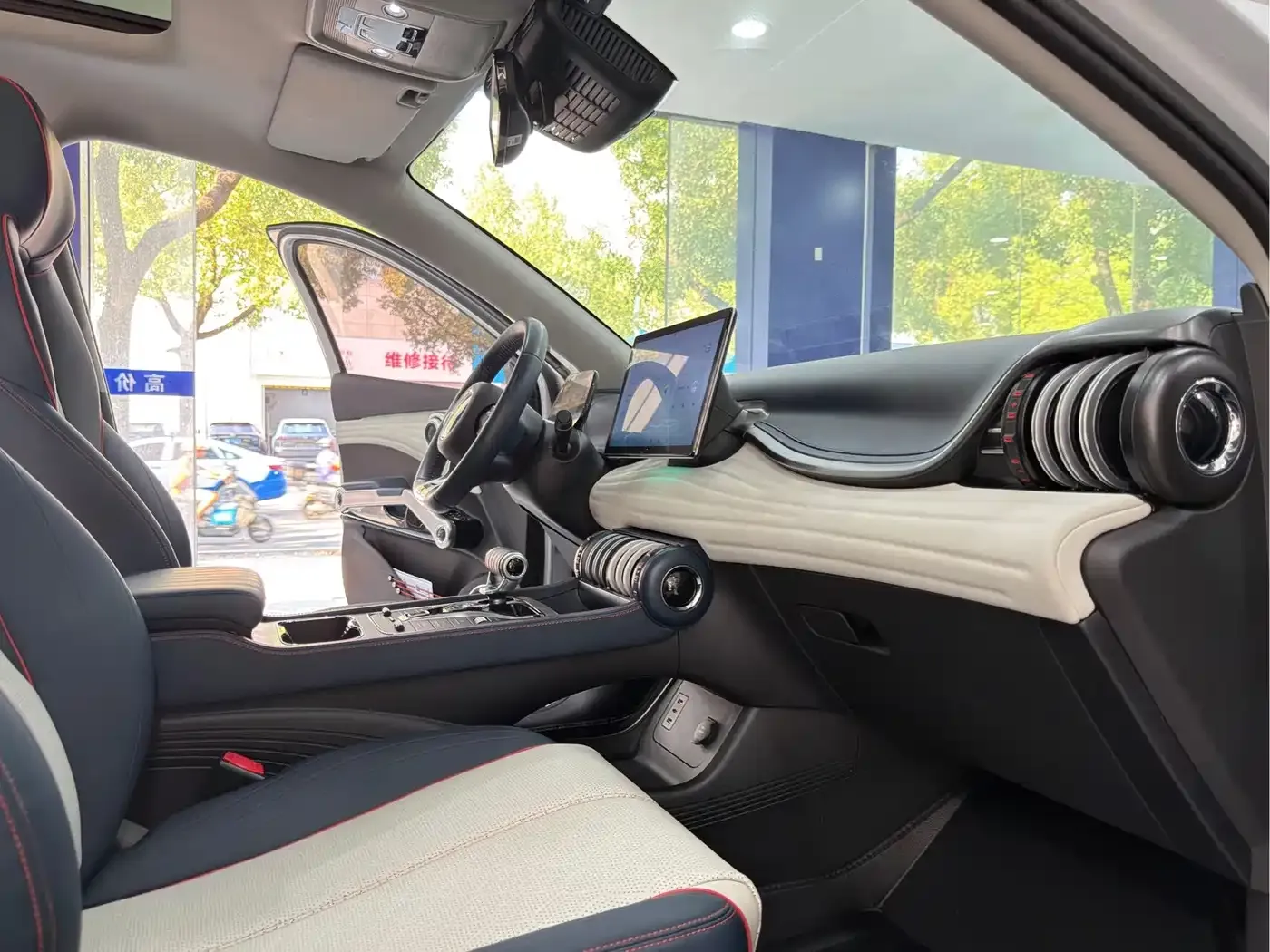 BYD Yuan PLUS 510KM Flagship 2023 — фото 12