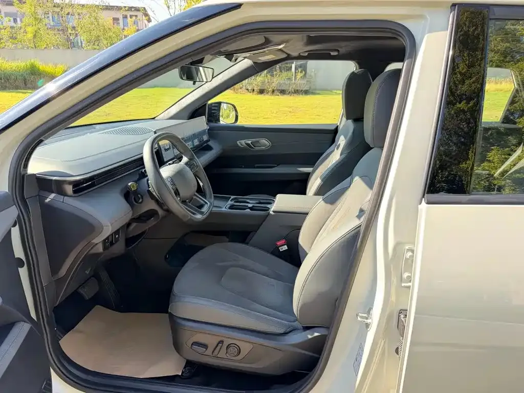 Hyundai ELEXIO Standard Range RWD 2025 — фото 4