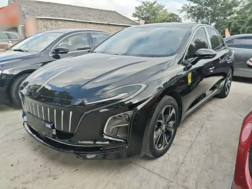 Hongqi E-QM5 Facelift Basic Travel Edition 2023