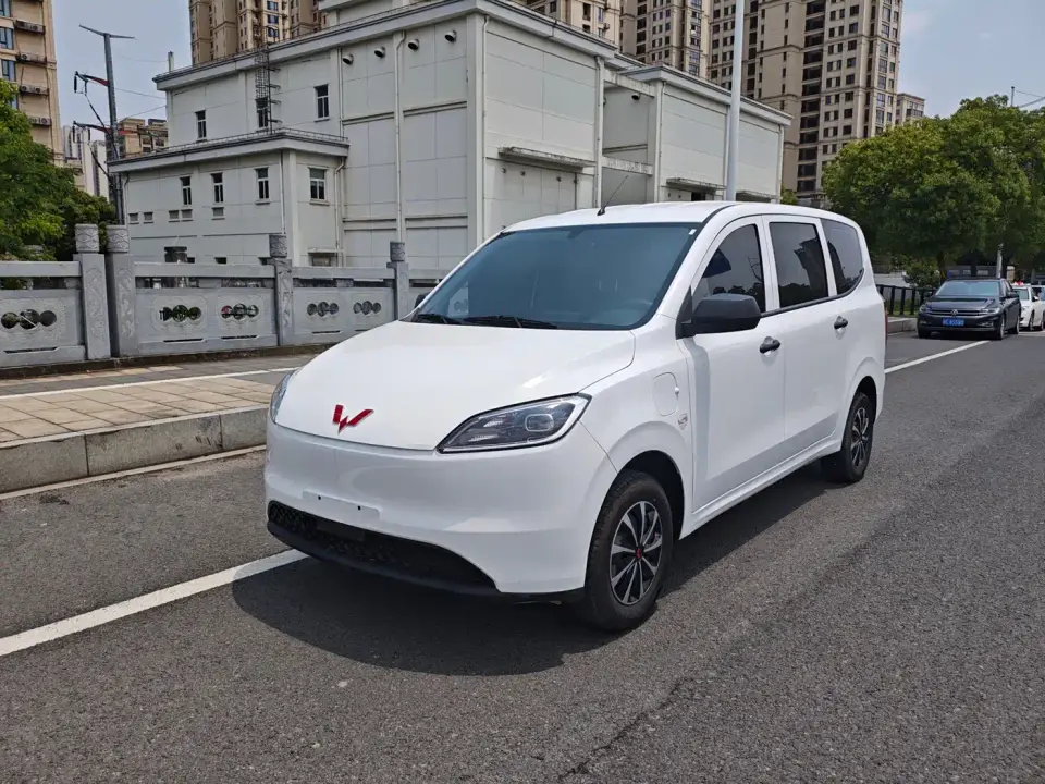 Wuling Motors Wuling Hongguang New Energy Pure Electric 300KM Standard 2025