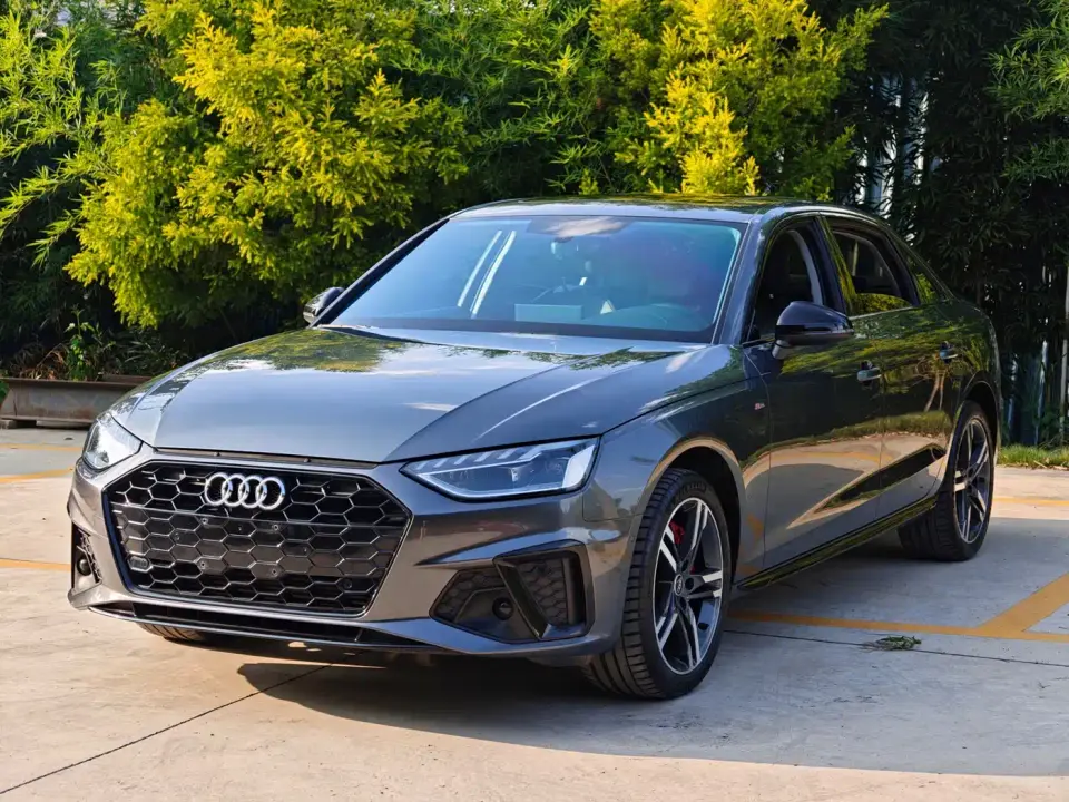 Audi A4L 40 TFSI Luxury Dynamic 2023