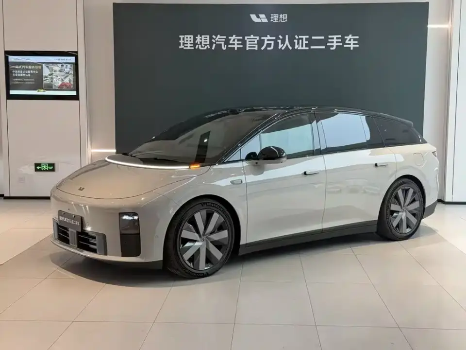 Li Auto i6 4WD Base Model 2026