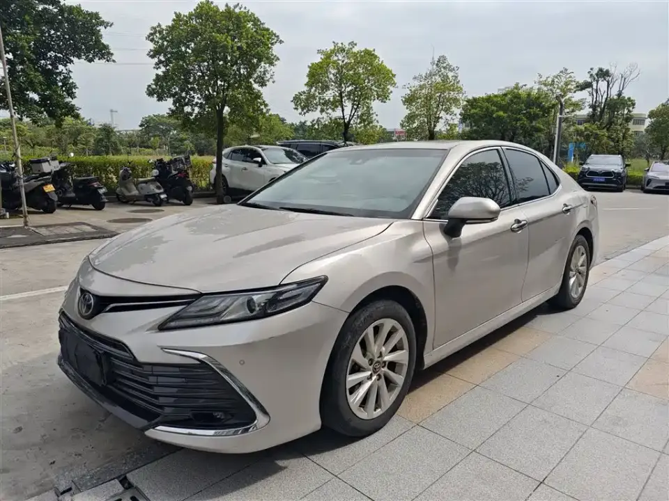 Toyota Camry 2.0G Luxury Edition 2022