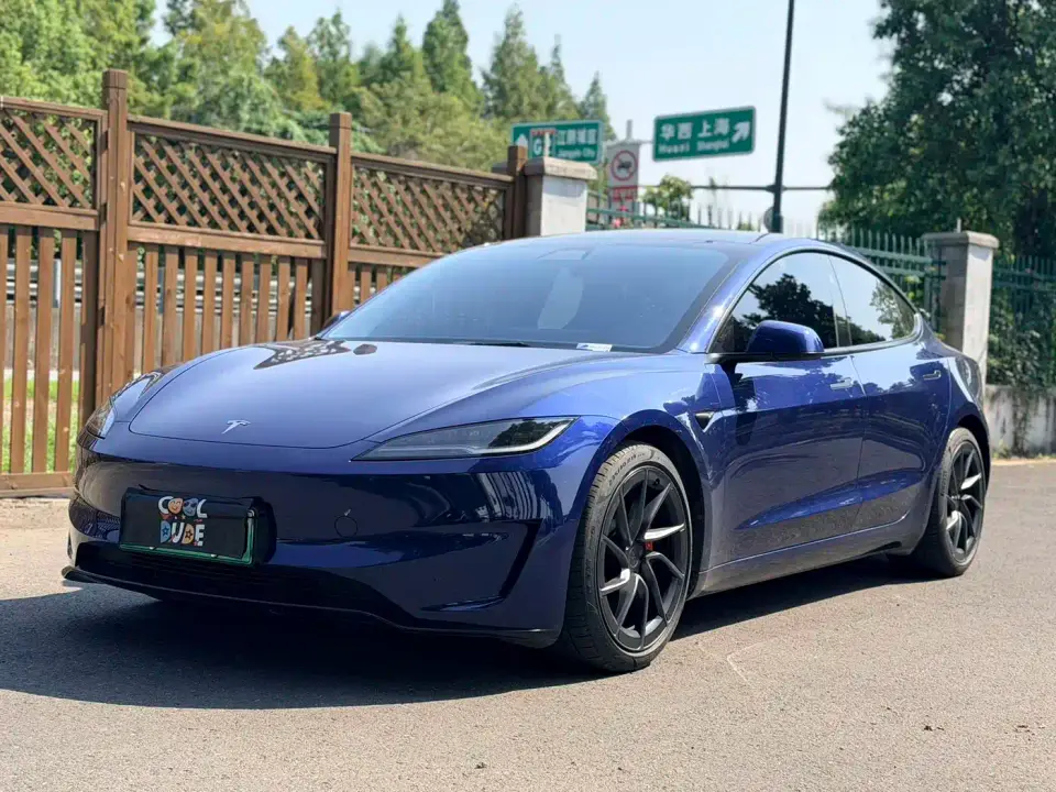 Tesla Model 3 High-Performance All-Wheel Drive Edition 2025