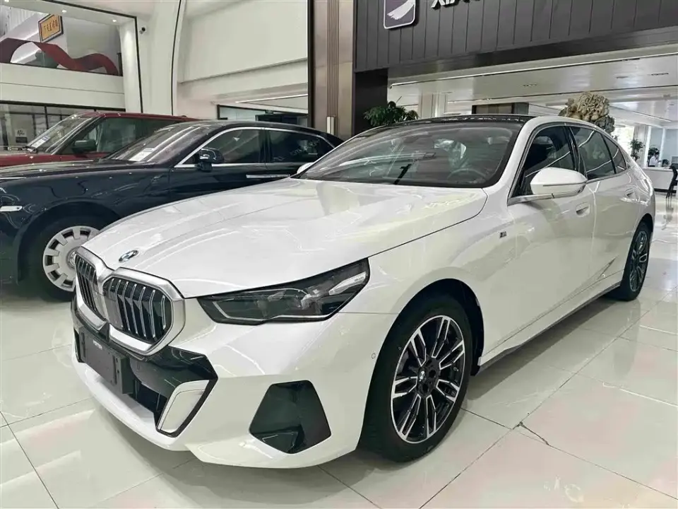 BMW 5 Series 530Li Leading M Sport Package 2026