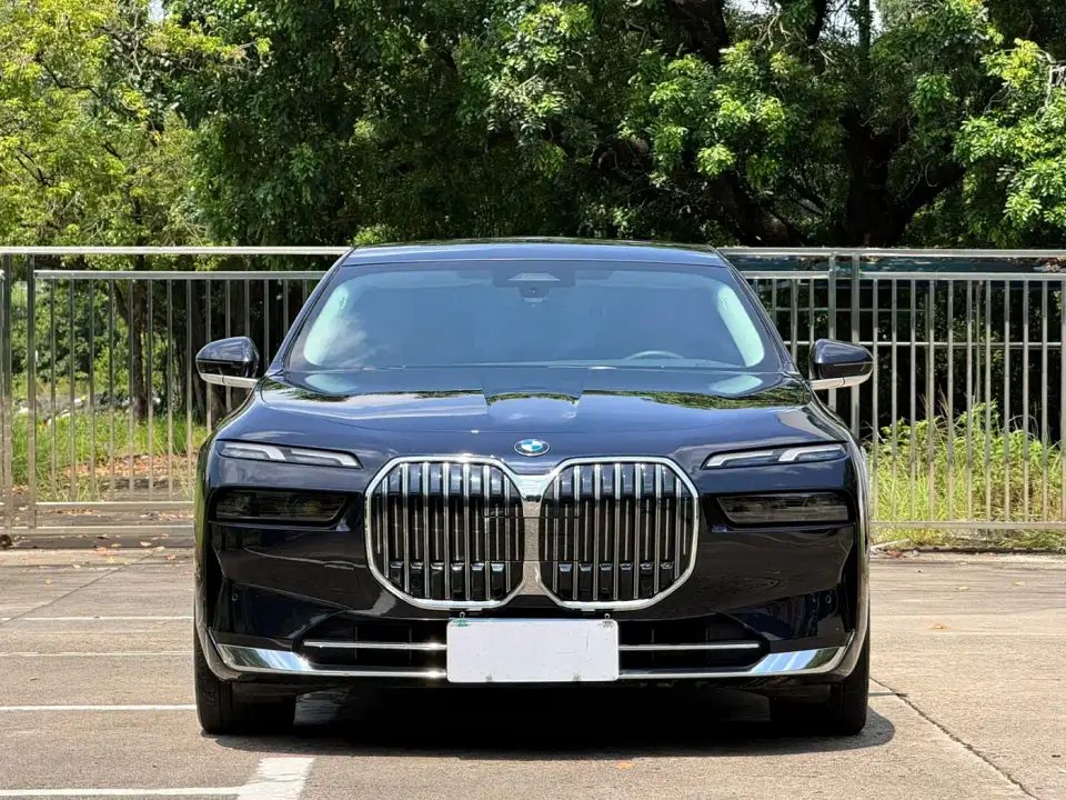 BMW 7 Series Model 735Li Luxury Package 2024