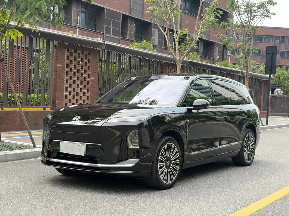 NIO ES8 Base Model 7-Seater 2025