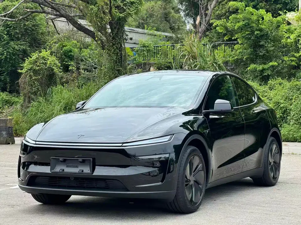 Tesla Model Y Rear-Wheel Drive 2026