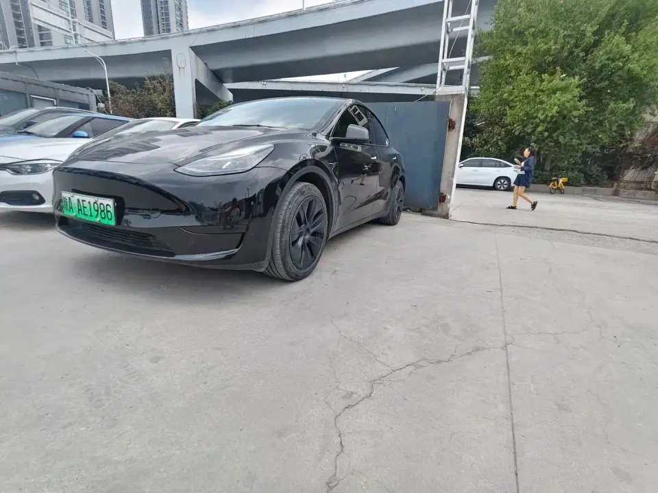 Tesla Model Y Rear-Wheel Drive Edition 2023