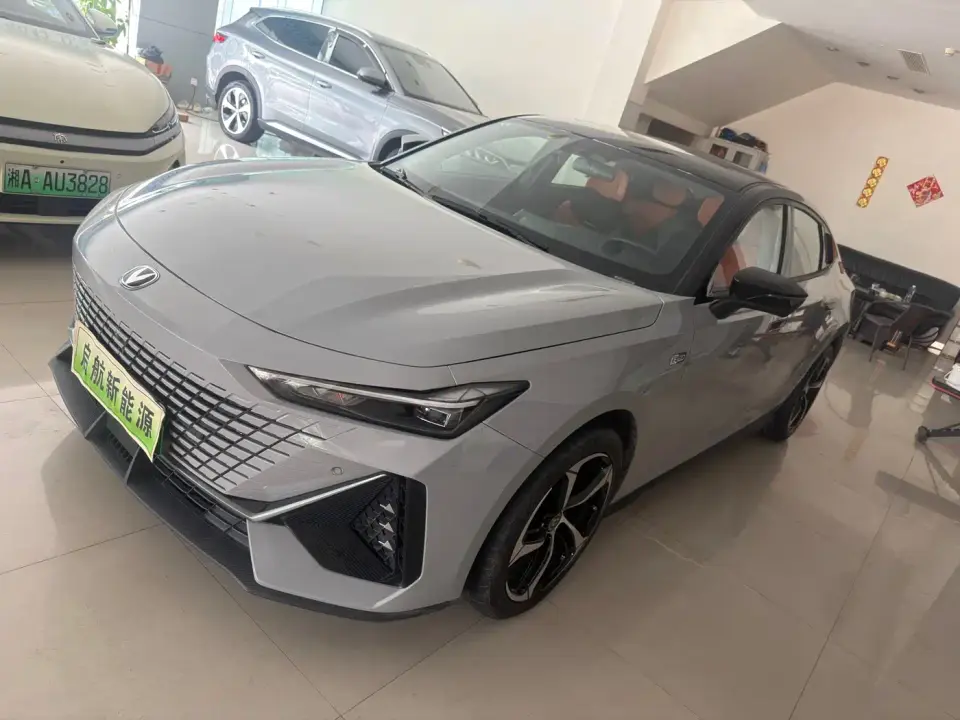 Changan UNI-V iDD ZhiDian iDD 1.5T 113km Smart Fun Edition 2023