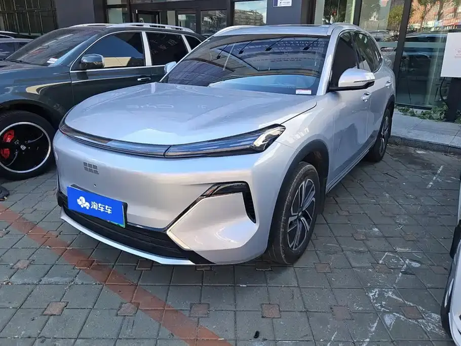 Geely Galaxy Galaxy Starship 7 EM-i Model 120km Voyage+ Edition 2025