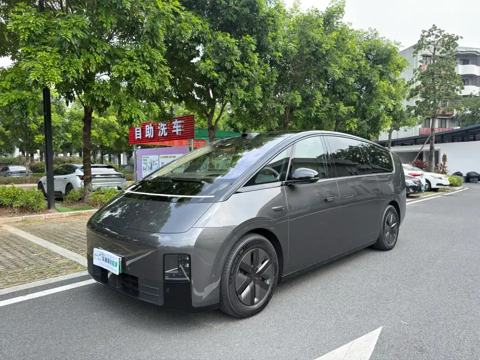 Li Auto MEGA Ultra Smart Renewal Edition 2025
