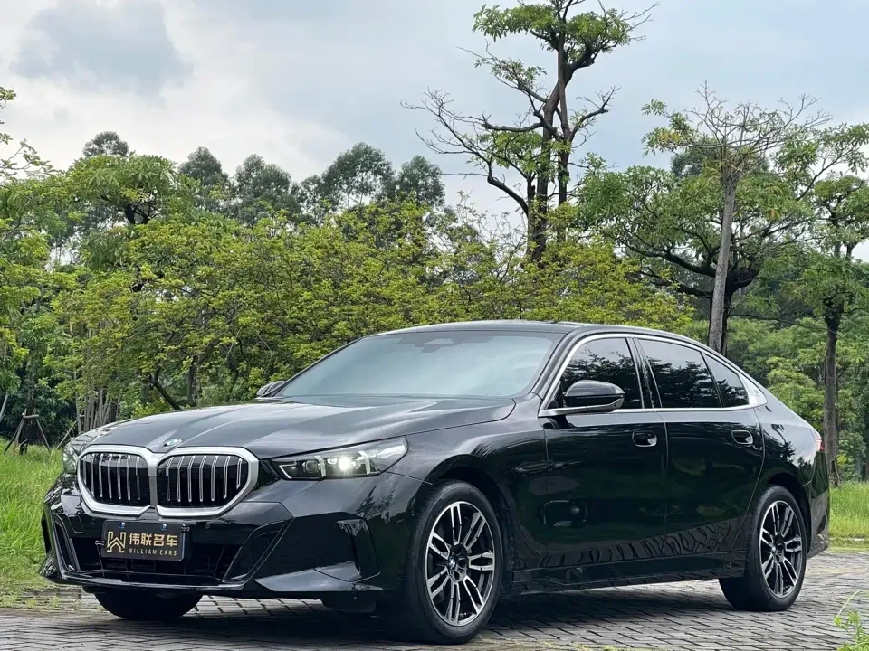 BMW 5 Series 530Li Leading M Sport Package 2025