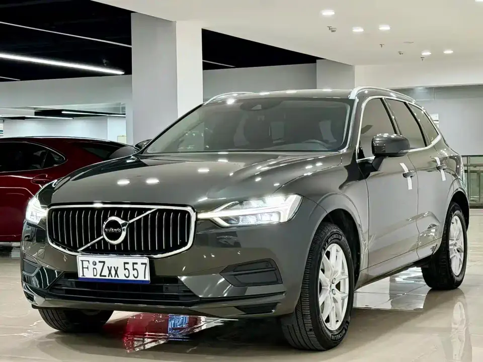 Volvo XC60 T5 4WD Intelligent Ease China VI 2019