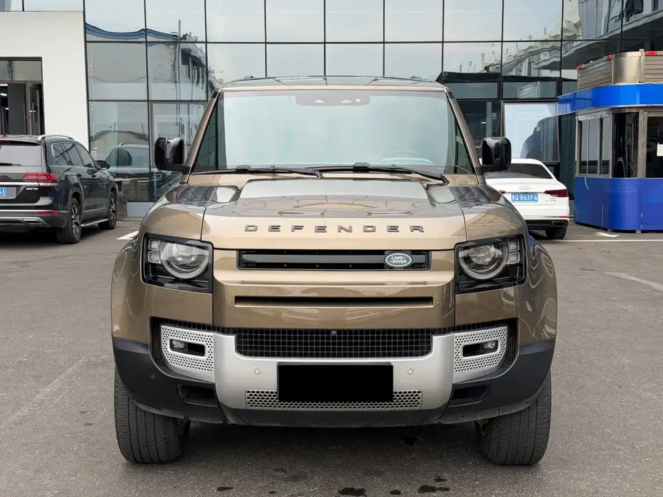 Land Rover Defender Model 110 P400 HSE 2022